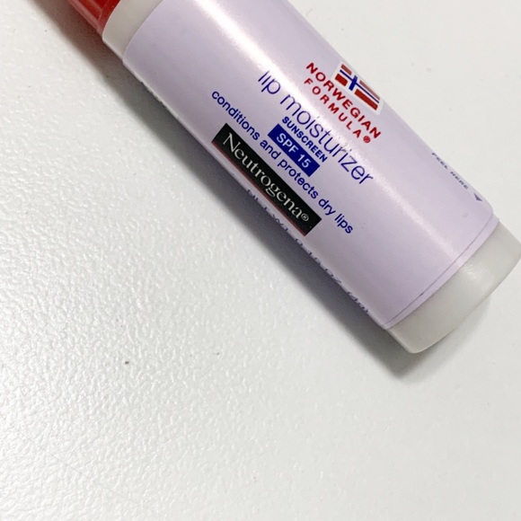 Neutrogena Norwegian Formula Lip Moisturizer Discontinued NWOB - Picture 3 of 5